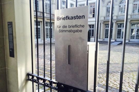 Briefkasten für die briefliche Stimmabgabe