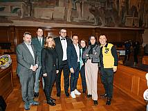 Die FDP-Fraktion mit einem Gruppenbild inklusive Ratspräsident