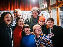 Gruppenfoto mit den Stadtratsmitgliedern Chandru Somasundaram, Dominik Fitze, Nora Joos, Anna Jegher, Ronja Rennenkampff, Seraphine Iseli, Paula Zysset und Sofia Fisch.